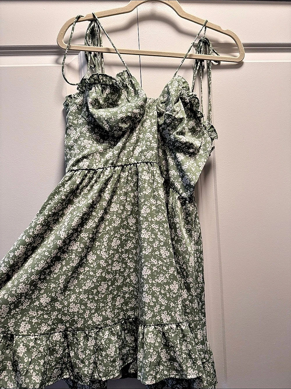 Floral Ruffle sundress in Green & White Like New